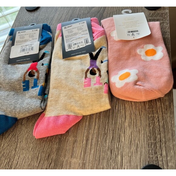 PacSun Socks HotSox L.A Hearts Unite Daisy Pink Blue Dasiy Socks Crew Socks 3 Pr - Picture 4 of 7